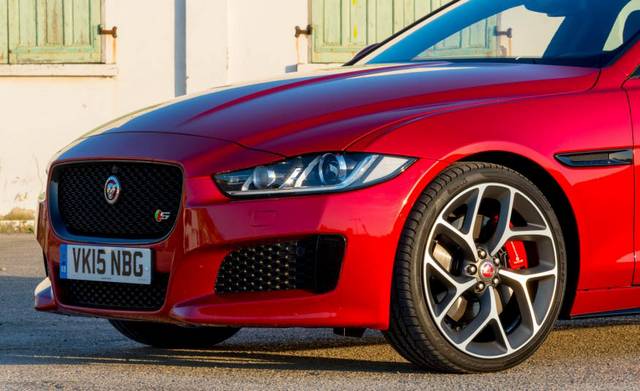  تست و بررسی جگوار XE S 