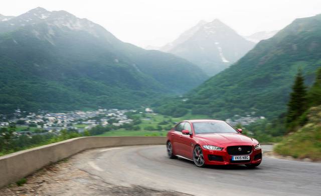  تست و بررسی جگوار XE S 