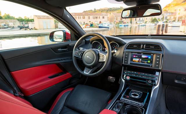  تست و بررسی جگوار XE S 