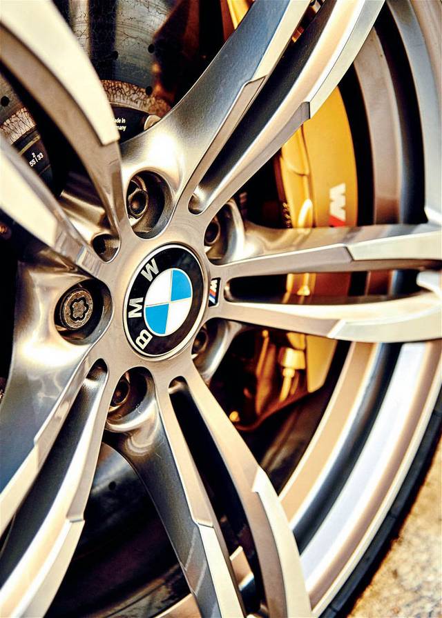  رقابت و مقایسه بی ام و M3 و مرسدس C63 AMG 