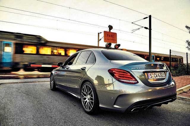  رقابت و مقایسه بی ام و M3 و مرسدس C63 AMG 