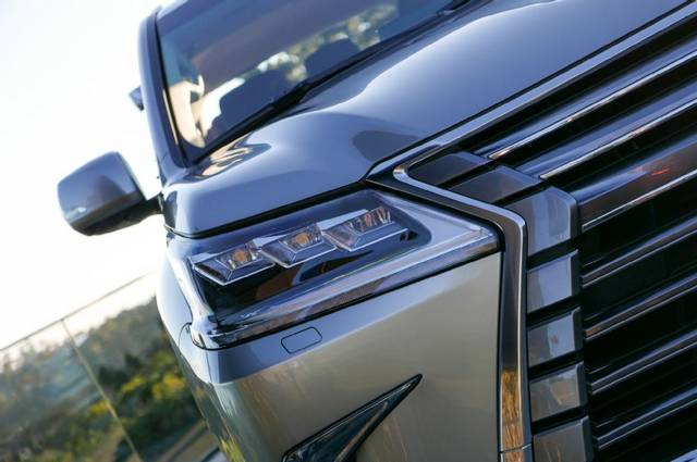  معرفی 5 ویژگی مهم لکسس LX570 