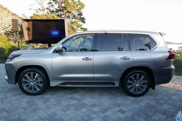  معرفی 5 ویژگی مهم لکسس LX570 