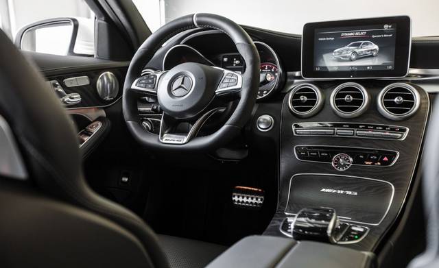  تست و بررسی مرسدس C63 S AMG سدان 