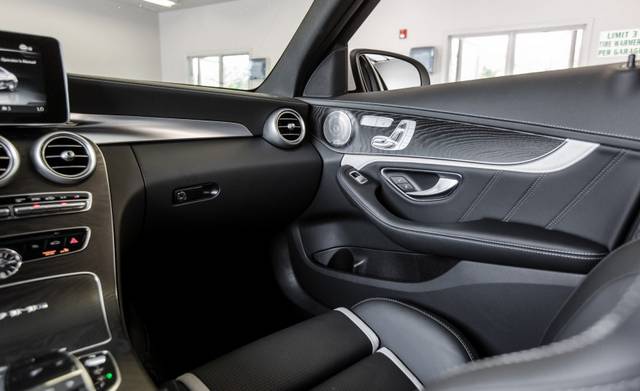 تست و بررسی مرسدس C63 S AMG سدان 