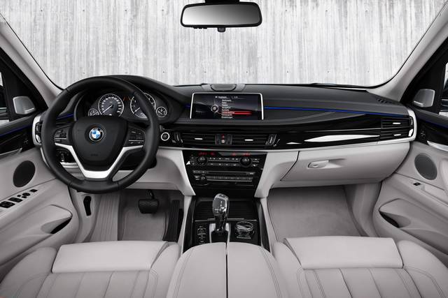  معرفی ب‌ام‌و X5 xDrive40e 
