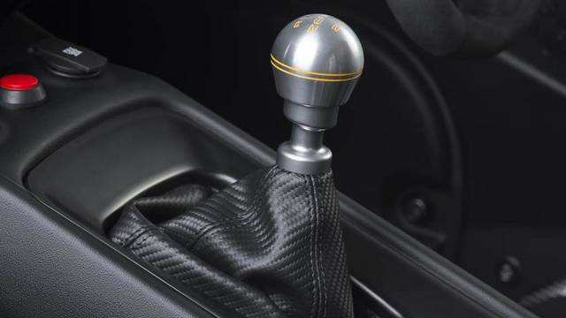  معرفی زنوس E10 R 